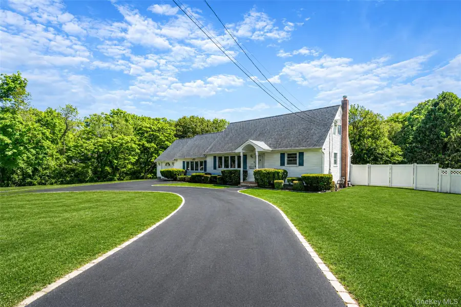 376 S Country Road, East Patchogue, NY 11772 - #3