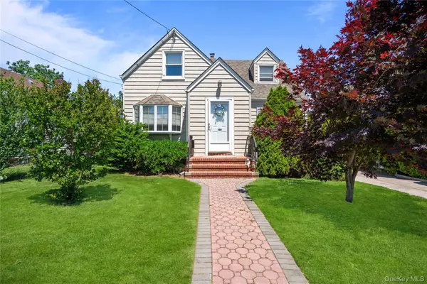 1032 N 6th Street, New Hyde Park, NY 11040