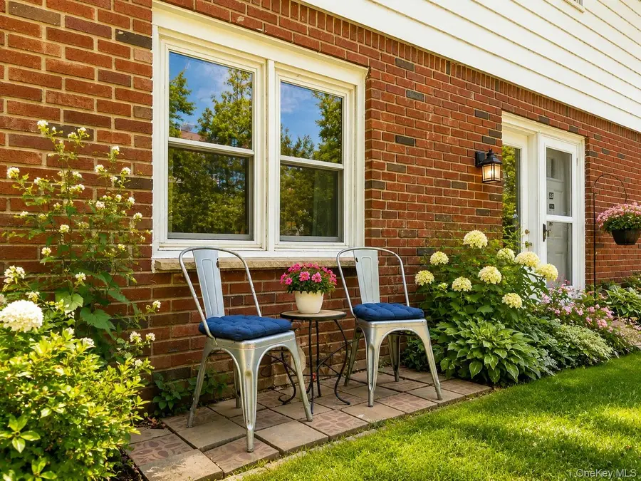 22 Orchard Heights, New Paltz, NY 12561 - #2