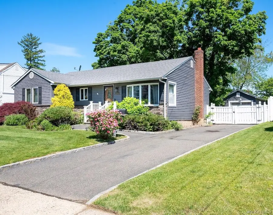 23 Martin Road S, Bethpage, NY 11714 - #2