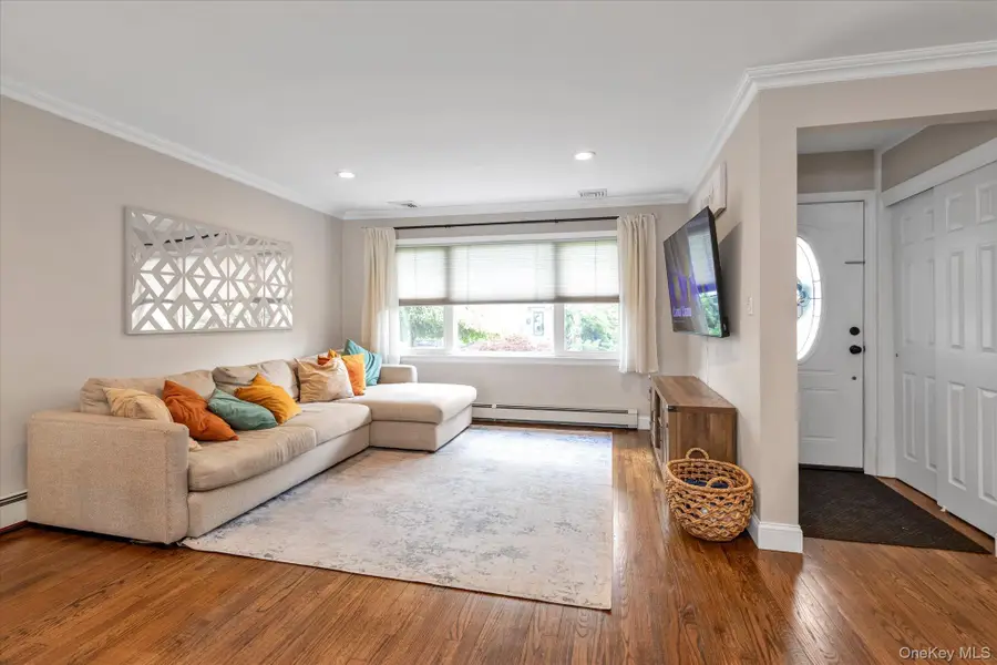 3727 Regent Lane, Wantagh, NY 11793 - #3