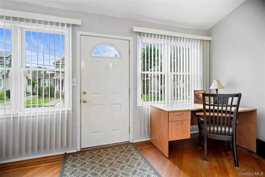 14 Filbert Street, Valley Stream, NY 11581 - #3