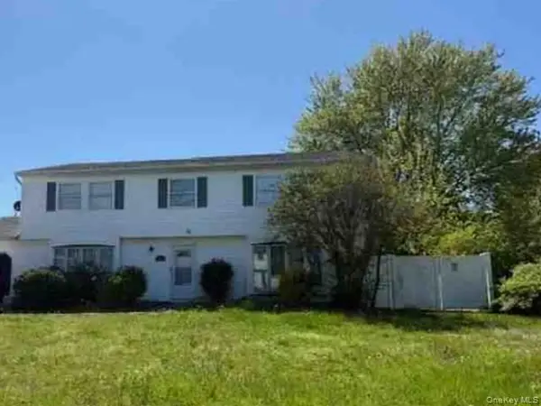 4 Rustic Avenue, Medford, NY 11763