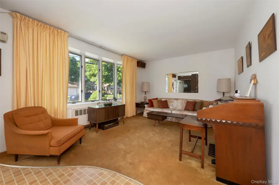 105 N Queens Avenue, Massapequa, NY 11758 - #2