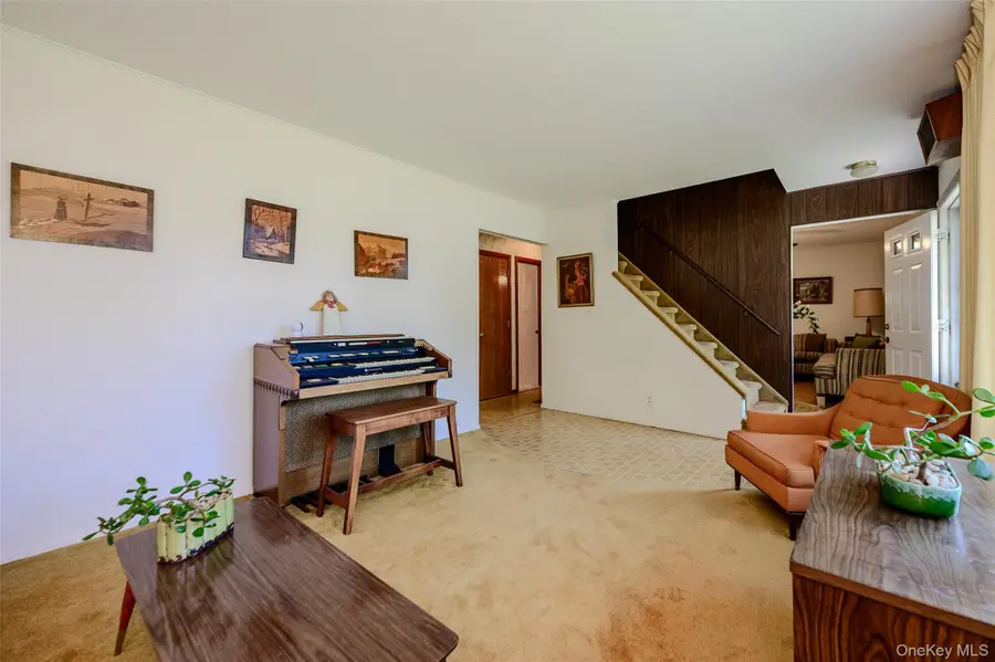 105 N Queens Avenue, Massapequa, NY 11758 - #3