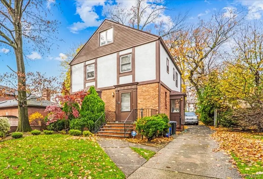 186-15 Grand Central Parkway, Jamaica, NY 11432 - #1