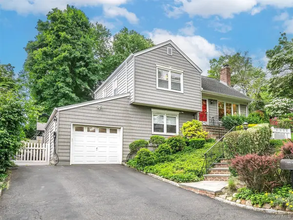 7 Cedar Lane, Glen Head, NY 11545