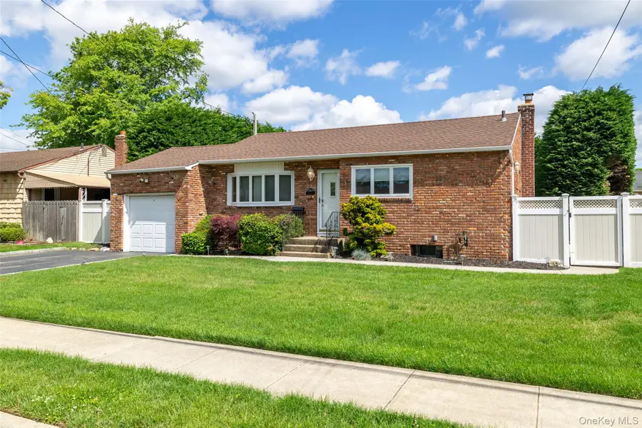 183 N Oak Street, Massapequa, NY 11758 - #3