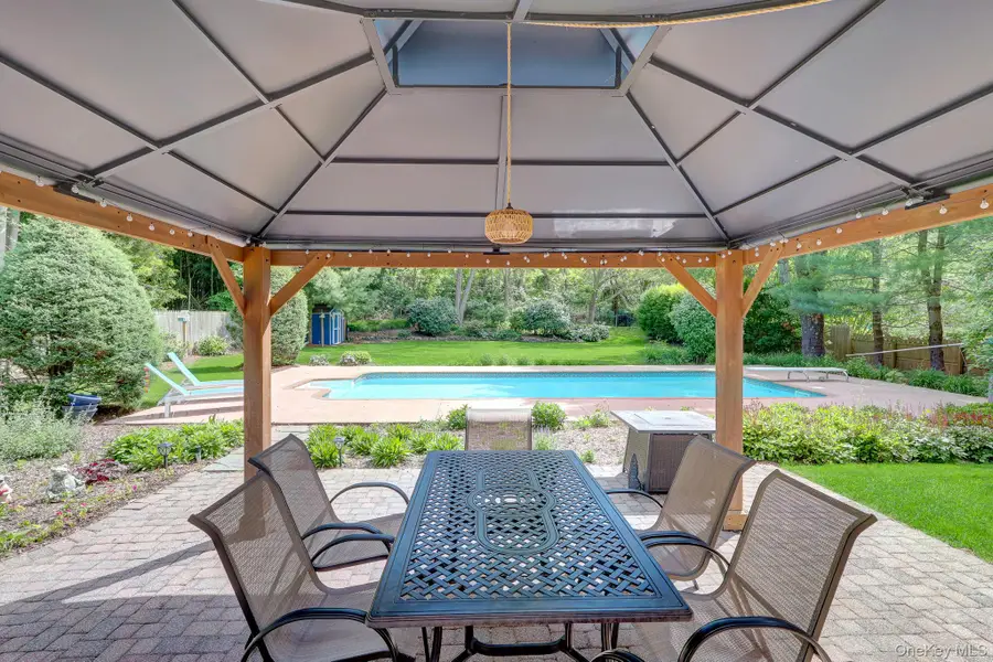 31 Penelope Drive, East Setauket, NY 11733 - #3