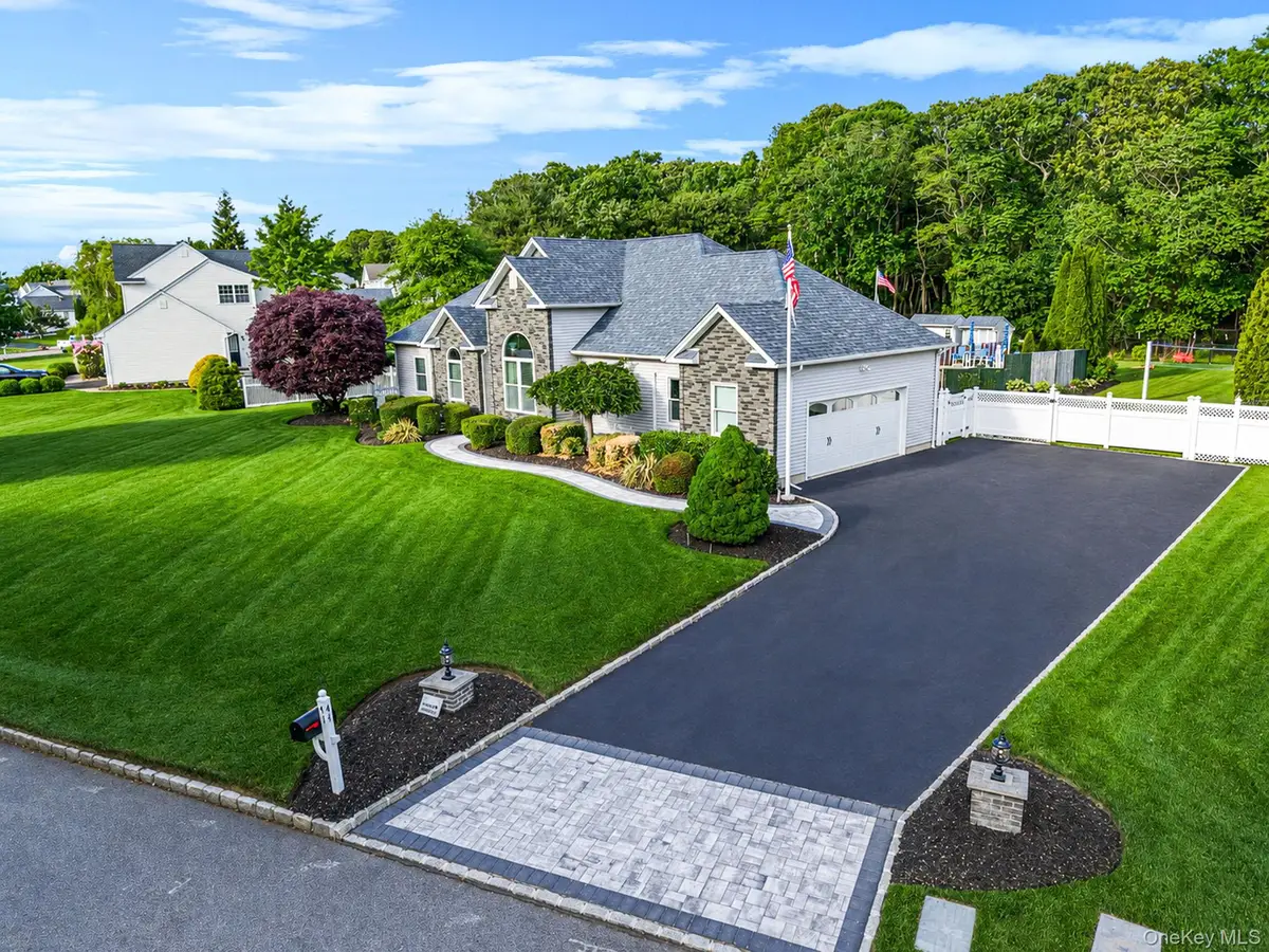 41 Paige Lane, Moriches, NY 11955 - #1
