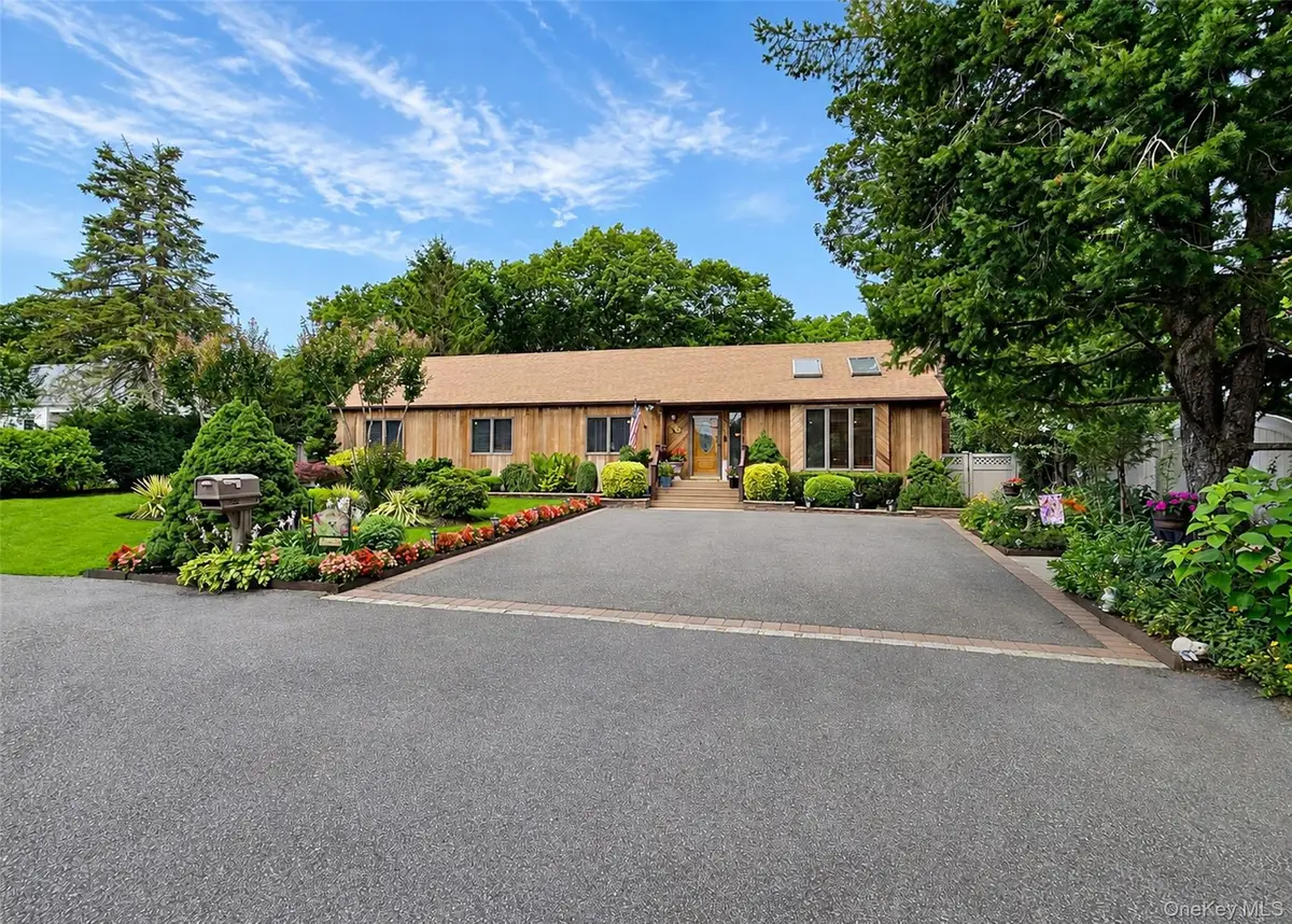 370 Avenue A, Ronkonkoma, NY 11779 - #1