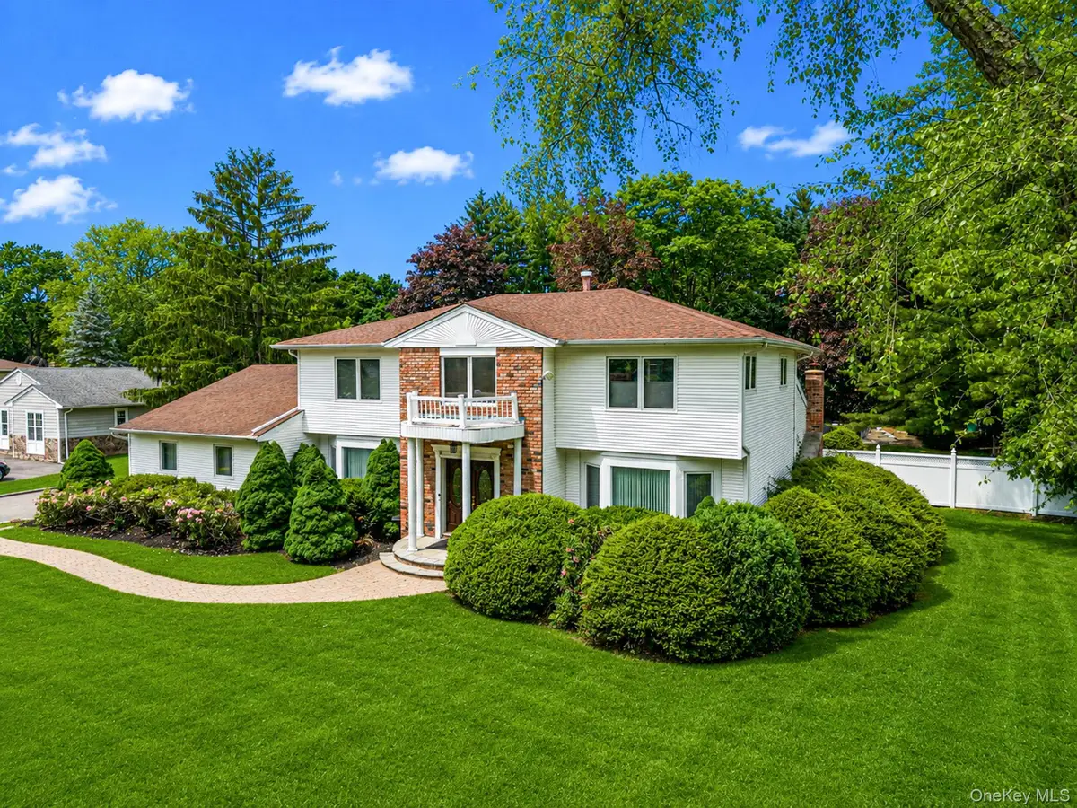 35 High Pasture Circle, Dix Hills, NY 11746 - #1