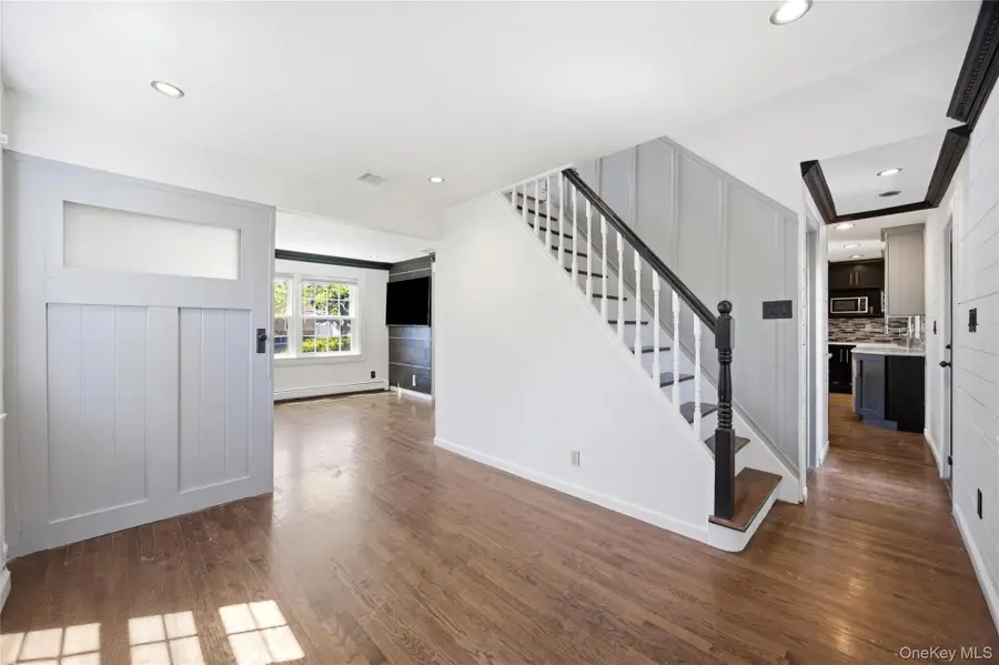 25 Parkdale Drive, North Babylon, NY 11703 - #3