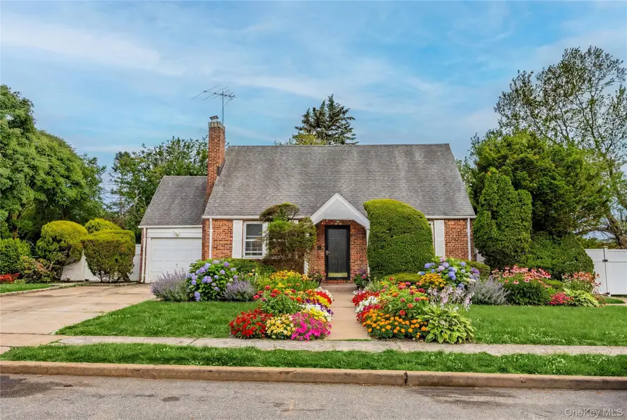 674 Henry Street, Uniondale, NY 11553 - #3