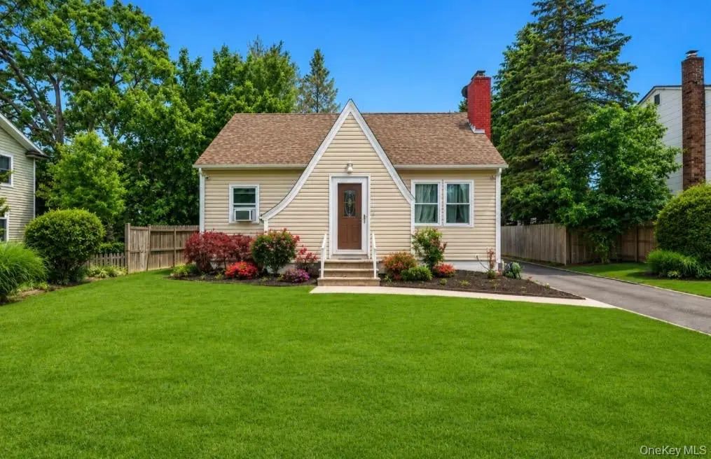 12 Mallar Avenue, Bay Shore, NY 11706 - #1