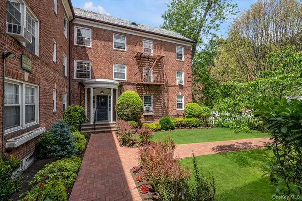 19 Schenck Avenue #1G, Great Neck, NY 11021