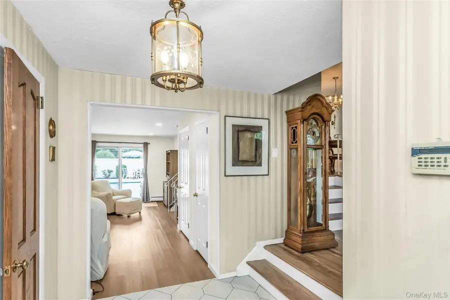 323 Richard Street, West Hempstead, NY 11552 - #3