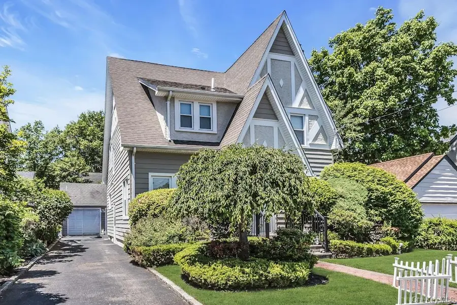 1680 Roosevelt Street, Baldwin, NY 11510 - #2