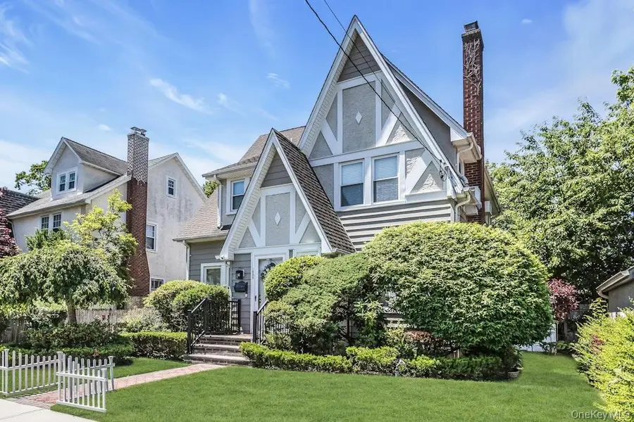 1680 Roosevelt Street, Baldwin, NY 11510 - #3
