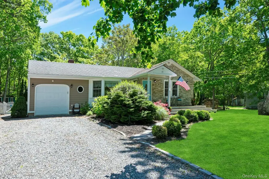 21 Jones Road, Hampton Bays, NY 11946 - #2