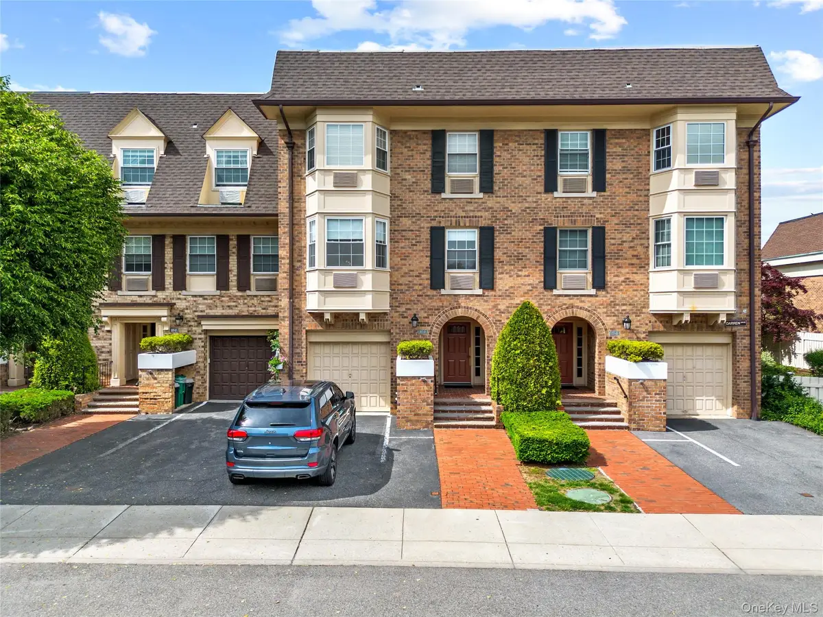 207-23 Darren Drive #2nd Floor, Bayside, NY 11360 - #1