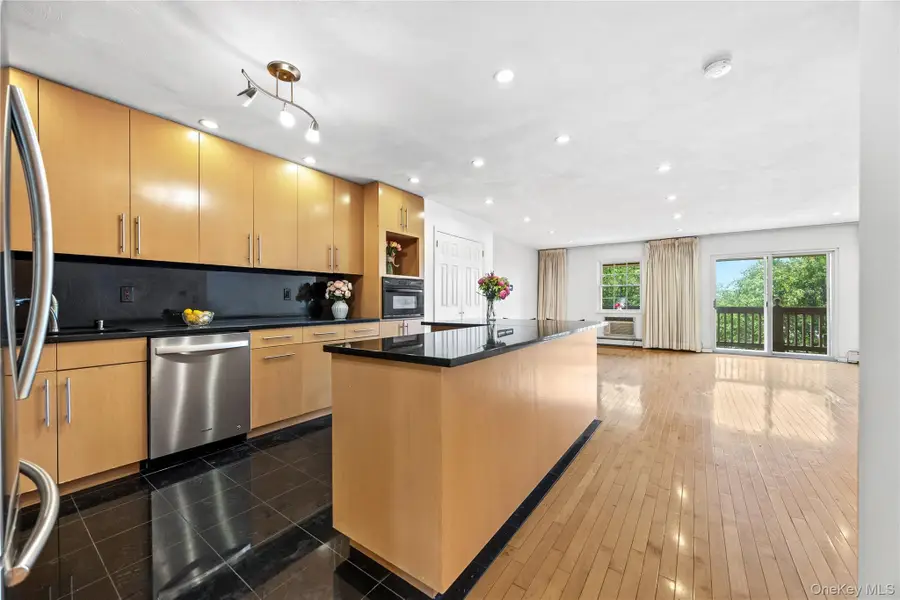 207-23 Darren Drive #2nd Floor, Bayside, NY 11360 - #3