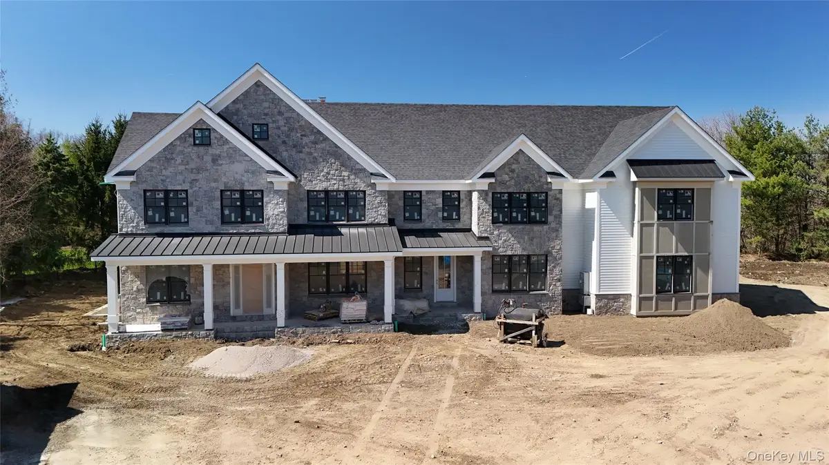 15 Stone Bridge Road, Purchase, NY 10577 - #1