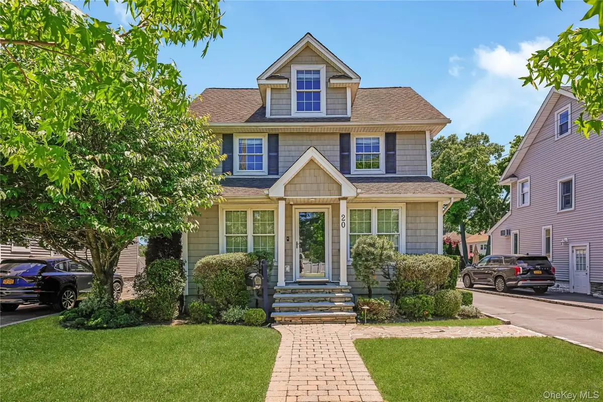 20 Woods Place, Rockville Centre, NY 11570 - #1