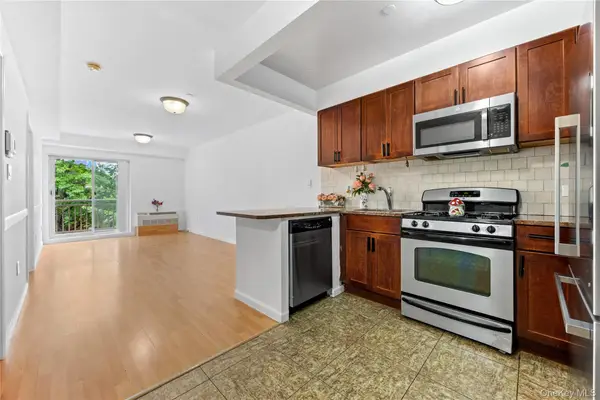 71-33 162nd Street #3F, Fresh Meadows, NY 11365