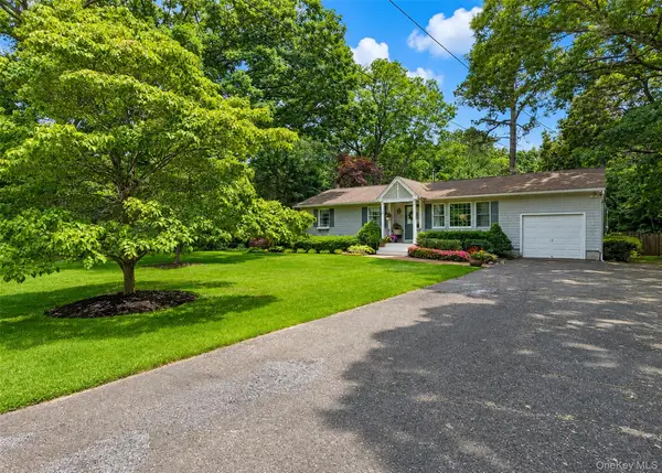 816 Blair Street, Bohemia, NY 11716