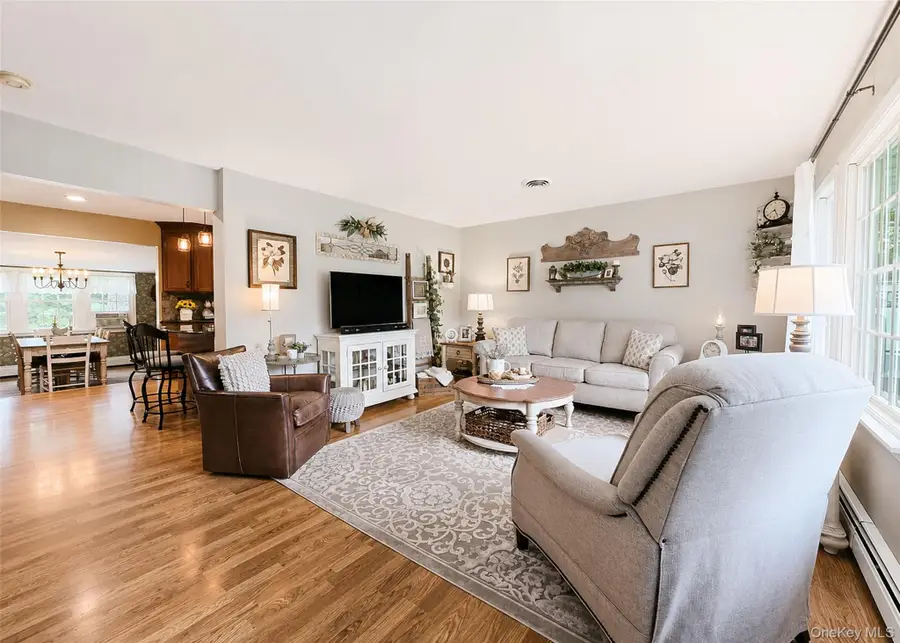 816 Blair Street, Bohemia, NY 11716 - #3
