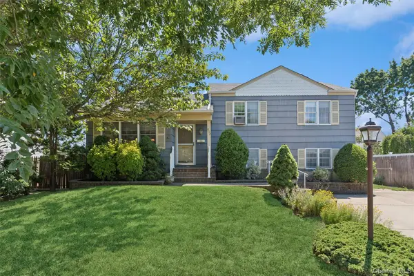 602 Syracuse Avenue, Massapequa, NY 11758
