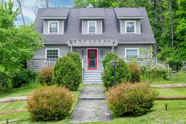 580 Oak Summit Road, Millbrook, NY 12545