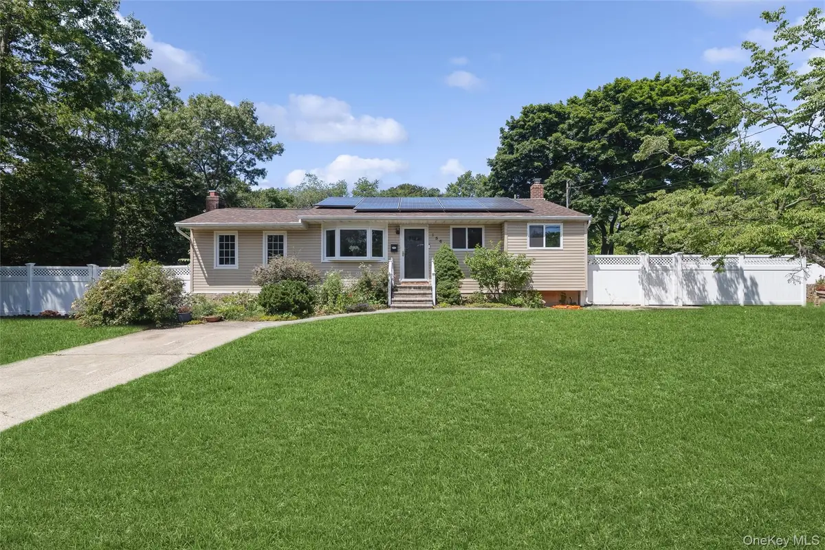 1560 Brightshore Boulevard, Bay Shore, NY 11706 - #1
