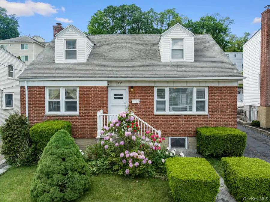 233 Woodland Avenue, Yonkers, NY 10703 - #2