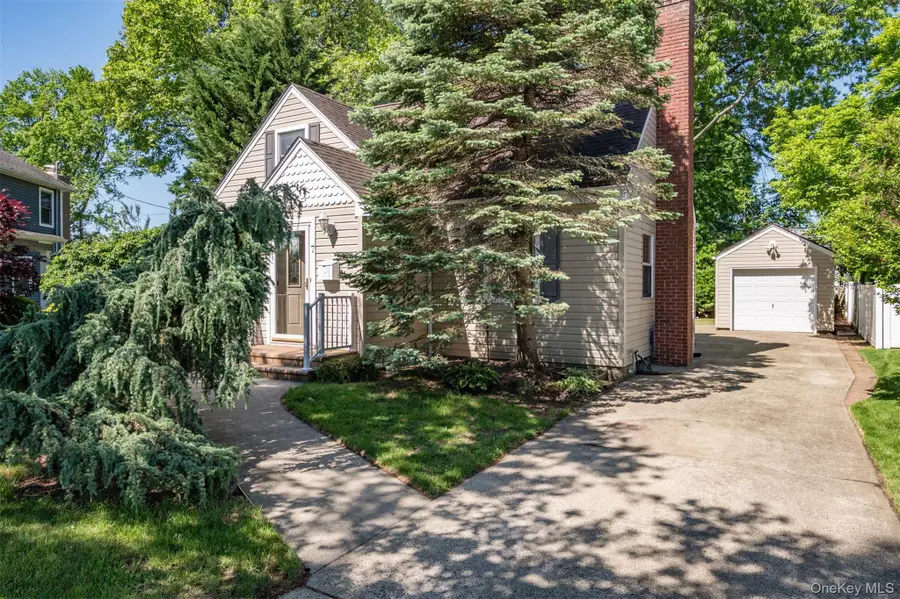 7 Briarcliff Drive, Merrick, NY 11566 - #3