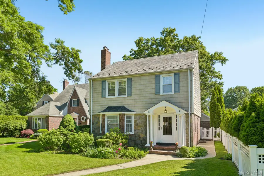 131 Floral Parkway, Floral Park, NY 11001 - #3