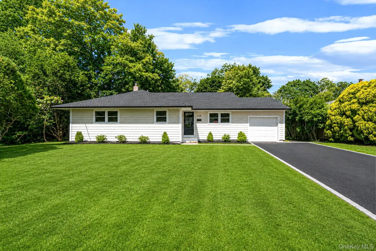 928 Manor Lane, Bay Shore, NY 11706 - #1