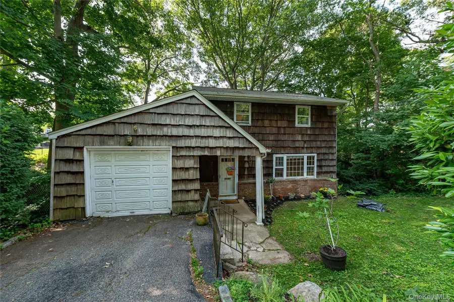 6 Glades Way, Huntington, NY 11743 - #3