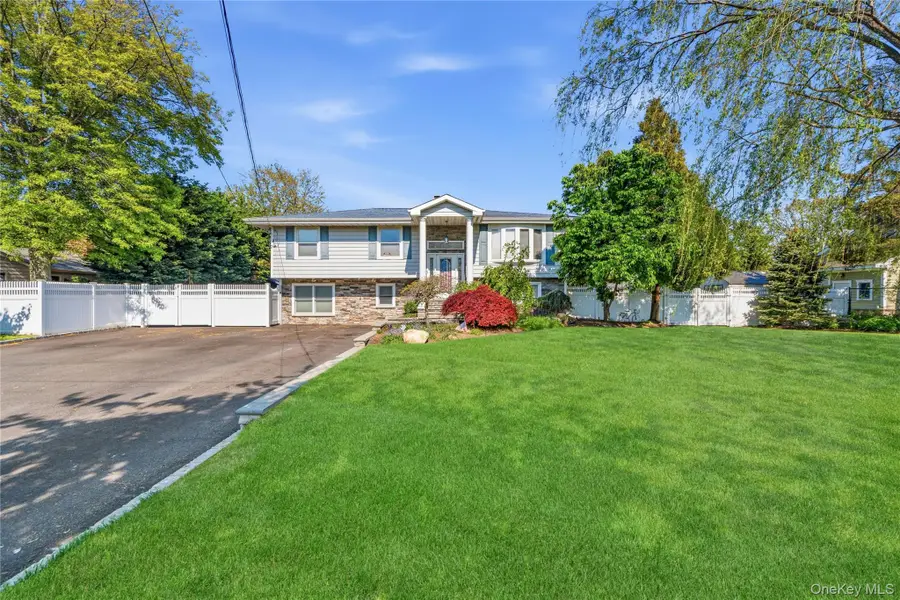 105 Sequams Lane E, West Islip, NY 11795 - #2