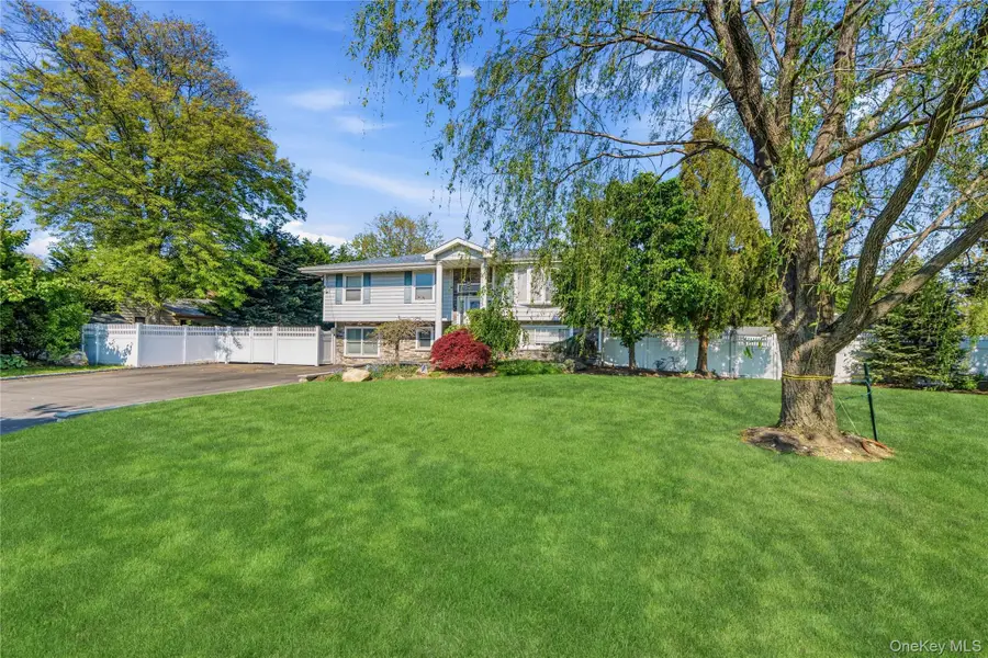 105 Sequams Lane E, West Islip, NY 11795 - #3