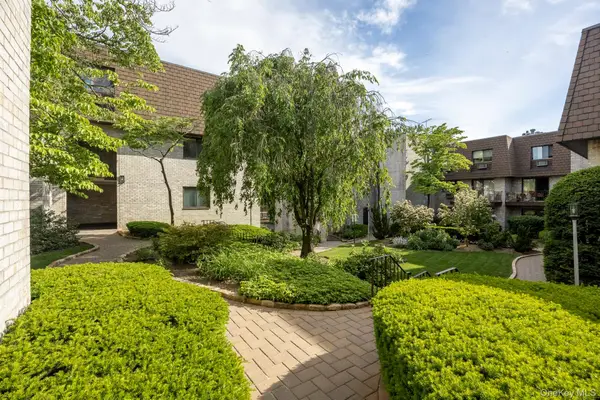 89 N Broadway #214, White Plains, NY 10603