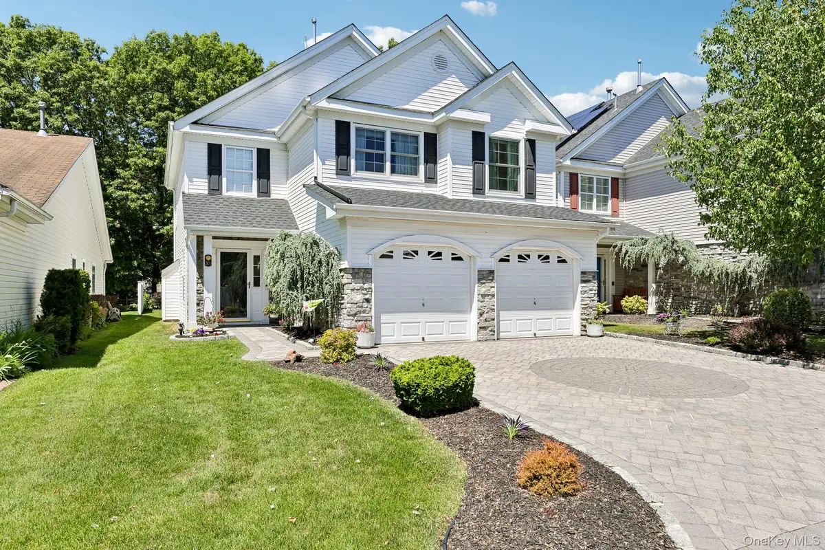 53 Madison Circle, Middle Island, NY 11953 - #1