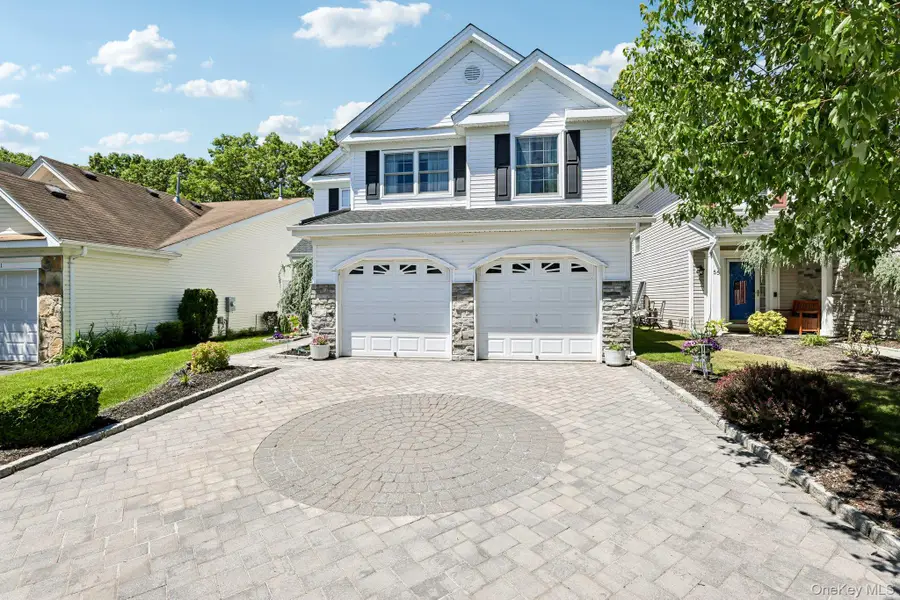 53 Madison Circle, Middle Island, NY 11953 - #3