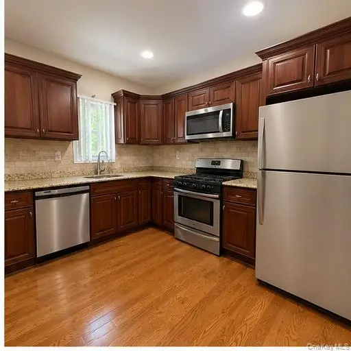 18 Elizabeth Court, Hempstead, NY 11550 - #3