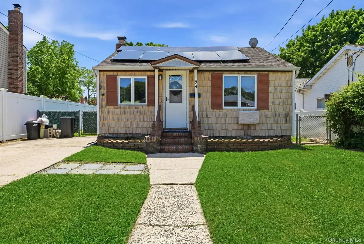124 N Linden Street, Massapequa, NY 11758 - #1