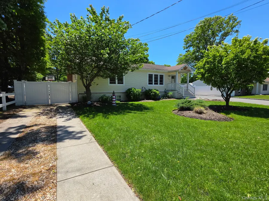 214 Pleasant Street, Ronkonkoma, NY 11779 - #3