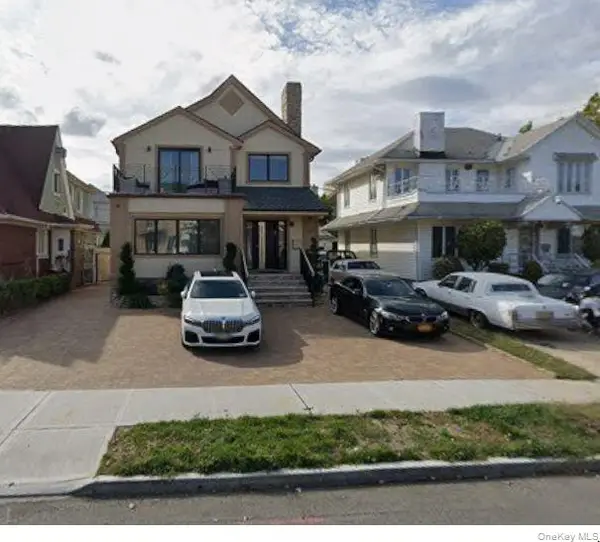 262 W End Avenue, Brooklyn, NY 11235