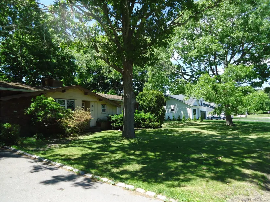 8 Graham Road, Hampton Bays, NY 11946 - #2