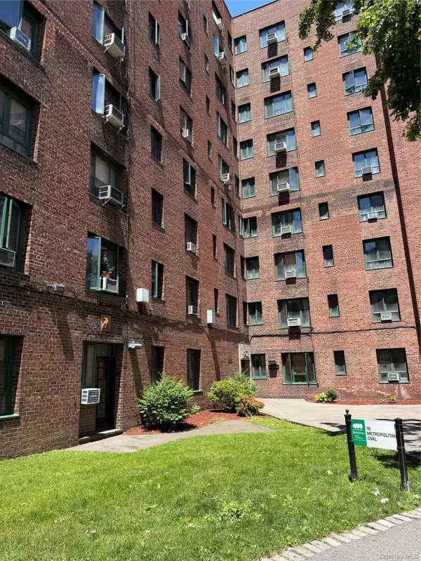 18 Metropolitan Oval #1C, Bronx, NY 10462
